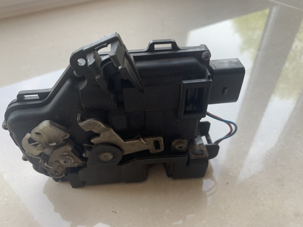 PORSCHE BOXSTER 986 DOOR LOCK MECHANISM LEFT SIDE COVH DOOR LOCK MECH