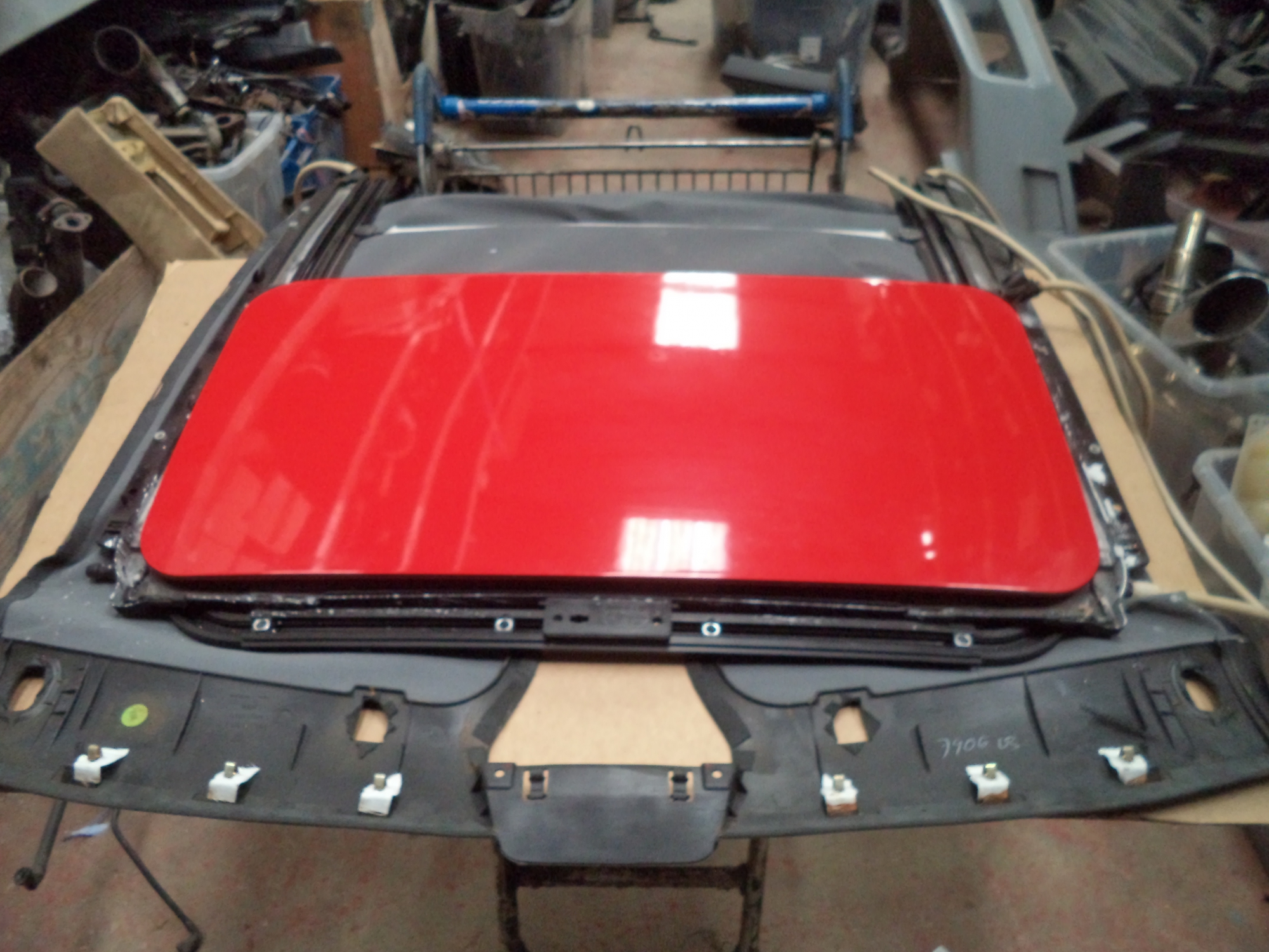 PORSCHE 996 SUN ROOF MECHANISM. 996 SUNROOF CARTRIDGE Loc c10vox 7557