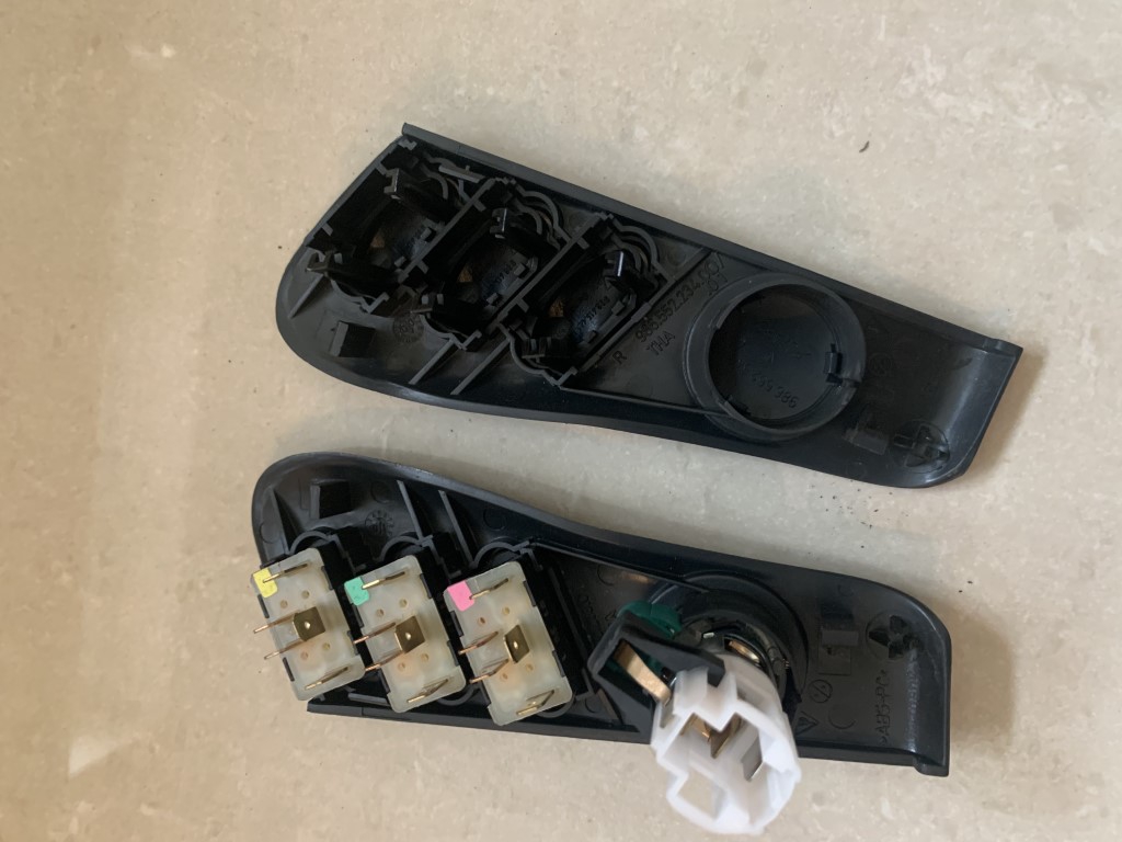 PORSCHE BOXSTER 986 CENTRE CONSOLE SWITCHES COVD 1 SWITCHES