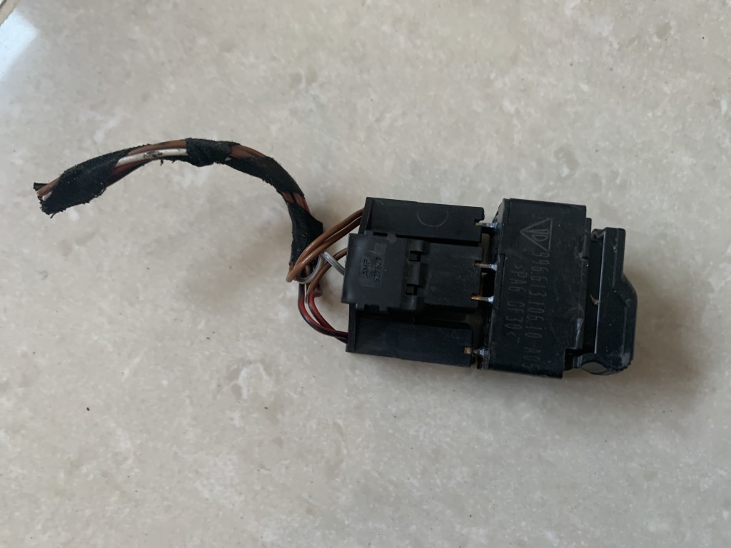 Porsche Boxster 986 Electric Boot Release Switch 996.613.106.10 99661310610