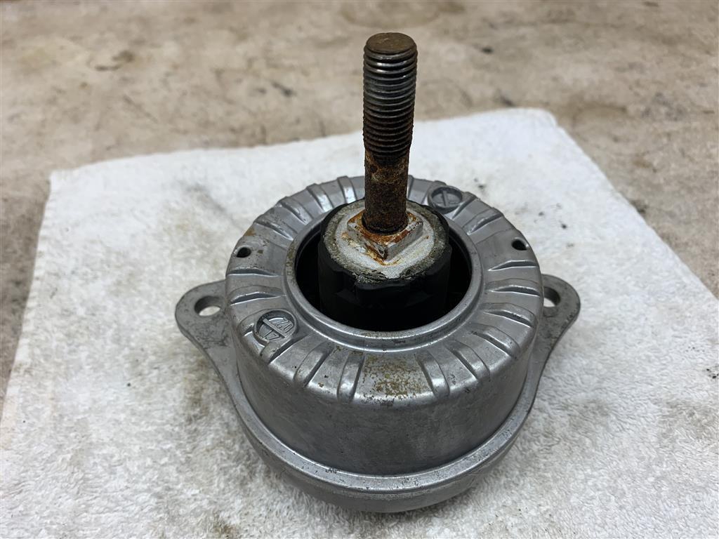 Porsche Boxster 986 Engine Gearbox Transmission Mount 98637504900