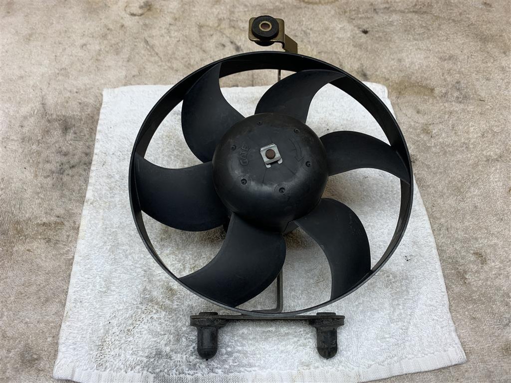 Porsche Boxster 986 engine bay cooling fan 98662403600