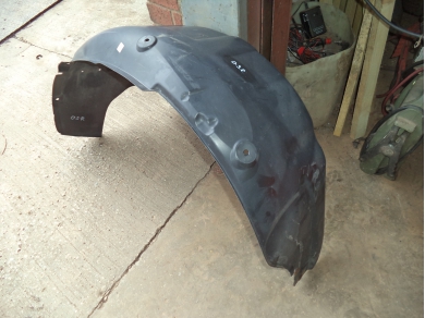 Land Rover RANGE ROVER SPORT L320 DRIVERS SIDE / O.S REAR WHEEL ARCH LINER Loc GCRR