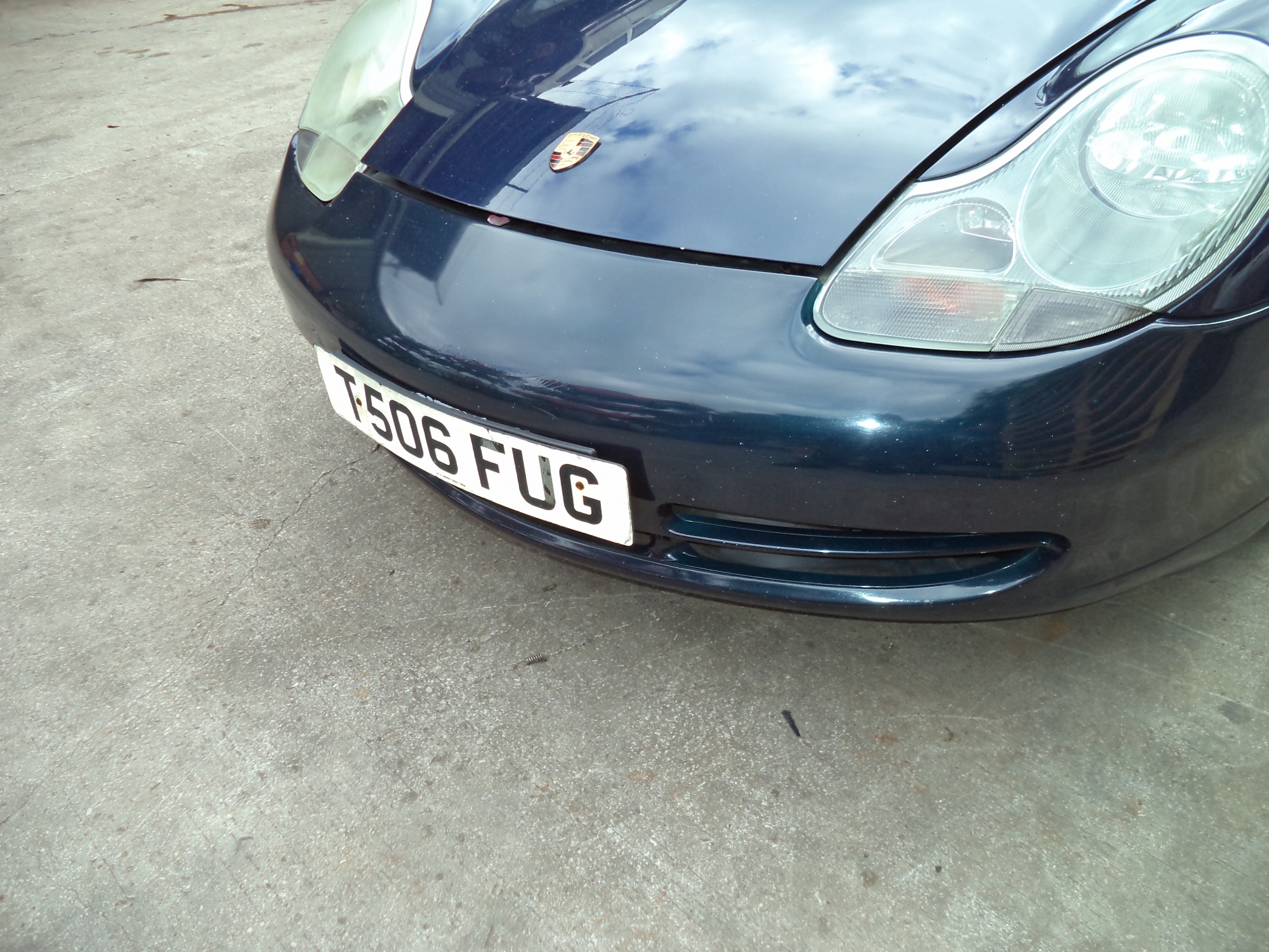PORSCHE 996 FRONT BUMPER . 996 3.4 CARRERA FRONT BUMPER T506FUG