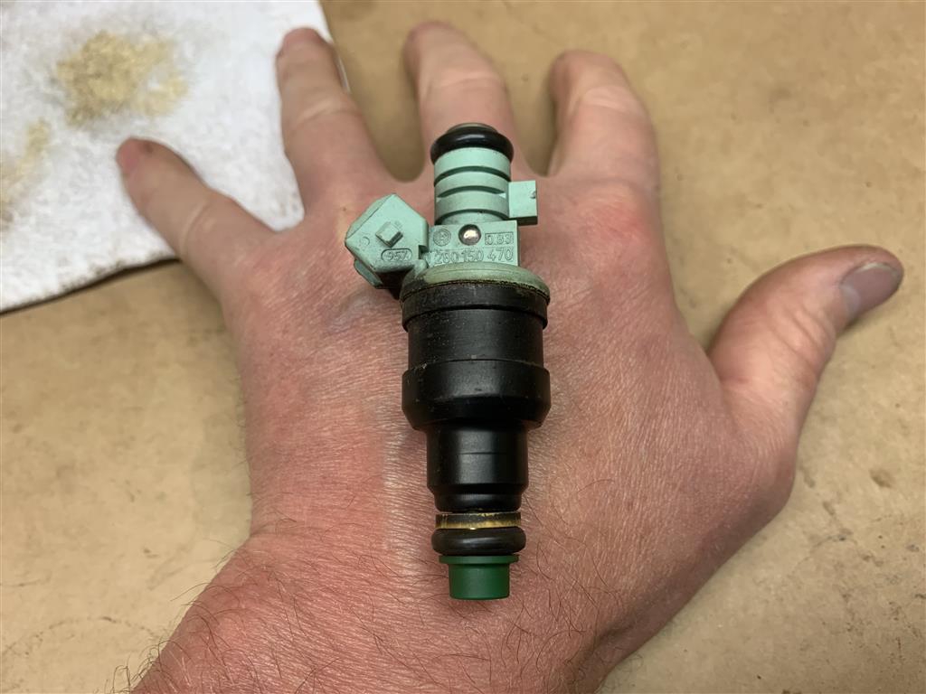 Porsche Boxster 2.7 Fuel Injector 0280150470 1 of 6 Boxster 986 2.7