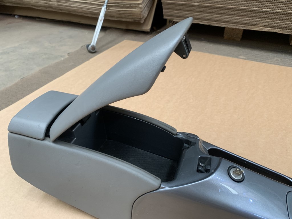PORSCHE 996 CENTRE CONSOLE 996 ARMREST 911 996 INTERIOR PARTS CENTRE