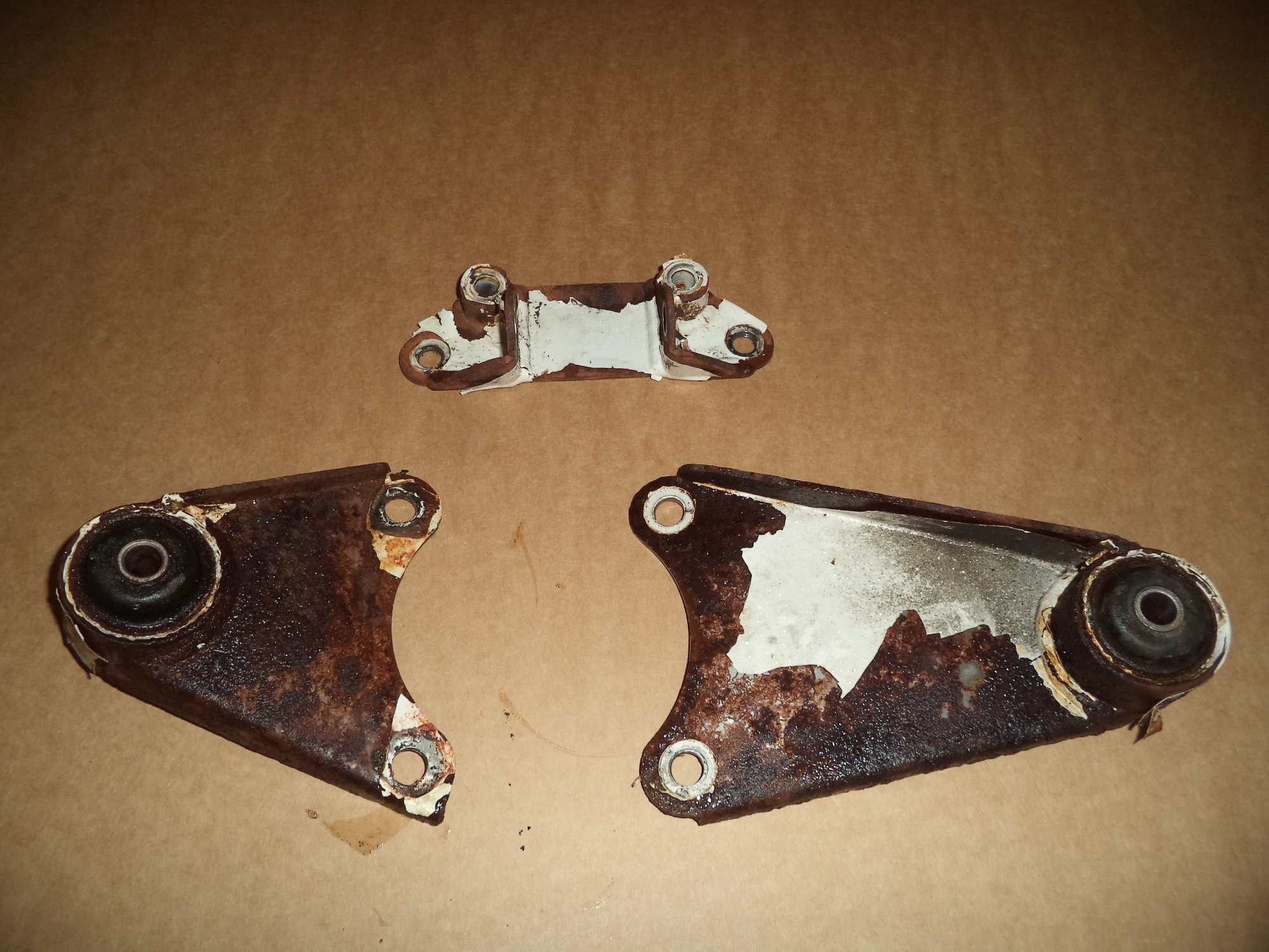 TVR CERBERA DIFF CARRIER BRACKETS MTMT LUTON TIV DIFF BRACKETS