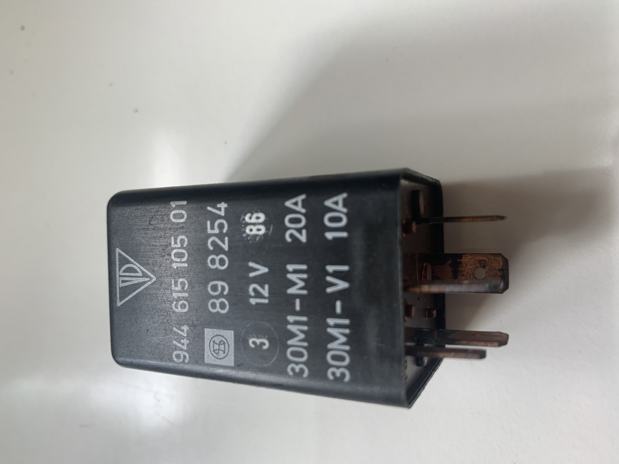 PORSCHE 944 COOLING FAN RELAY 944 615 105 01 94461510501