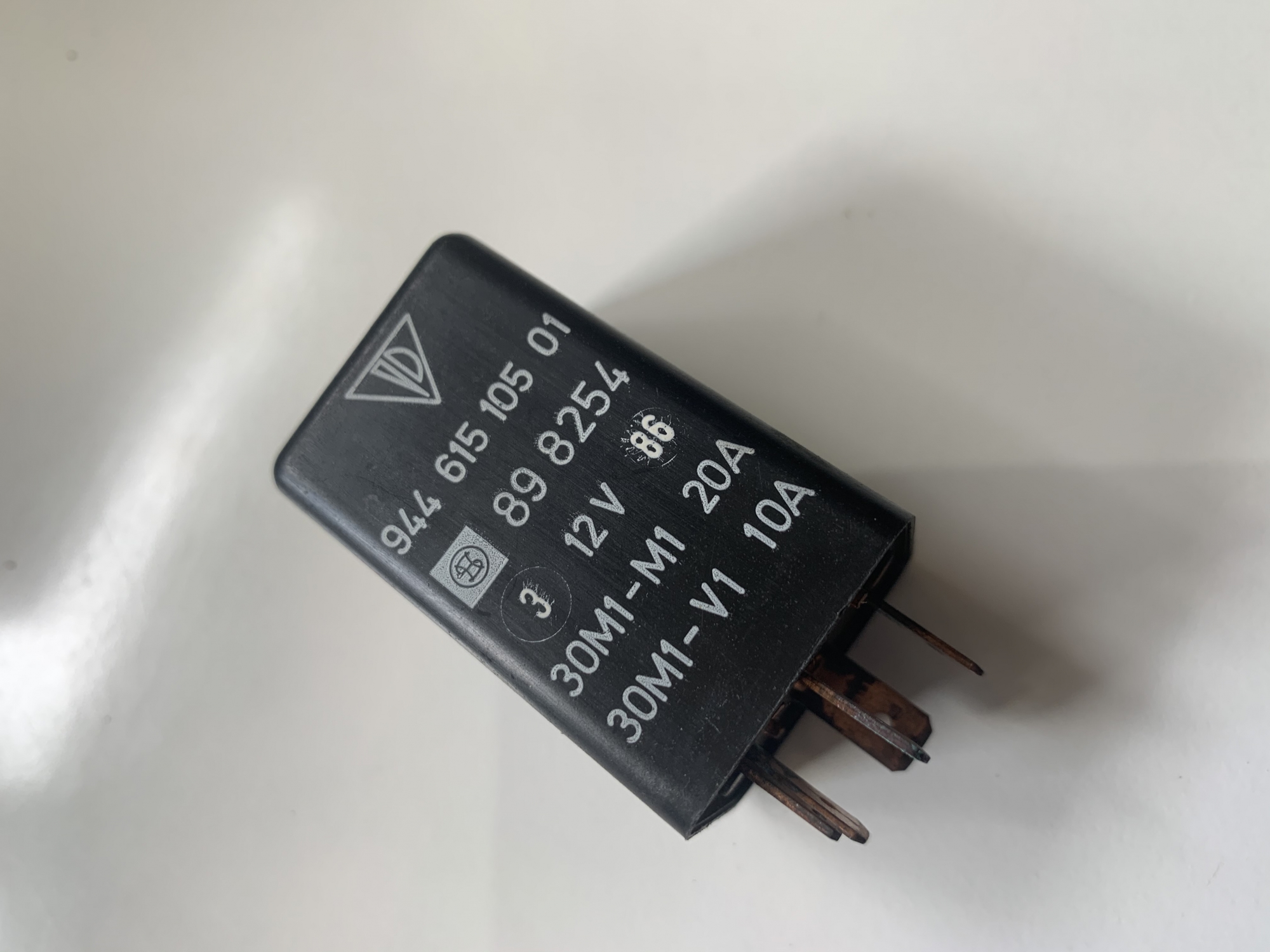 PORSCHE 944 COOLING FAN RELAY 944 615 105 01 94461510501