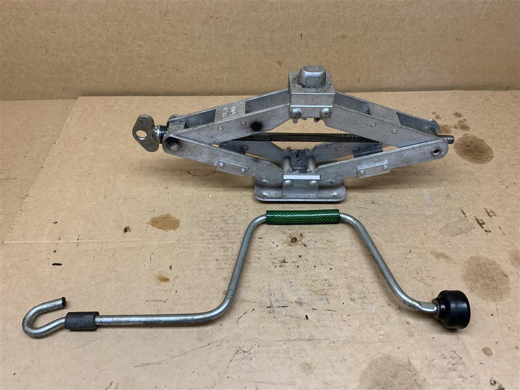 Porsche 944 Jack Porsche 944 Jack Set Porsche 944 Jack & Cranking