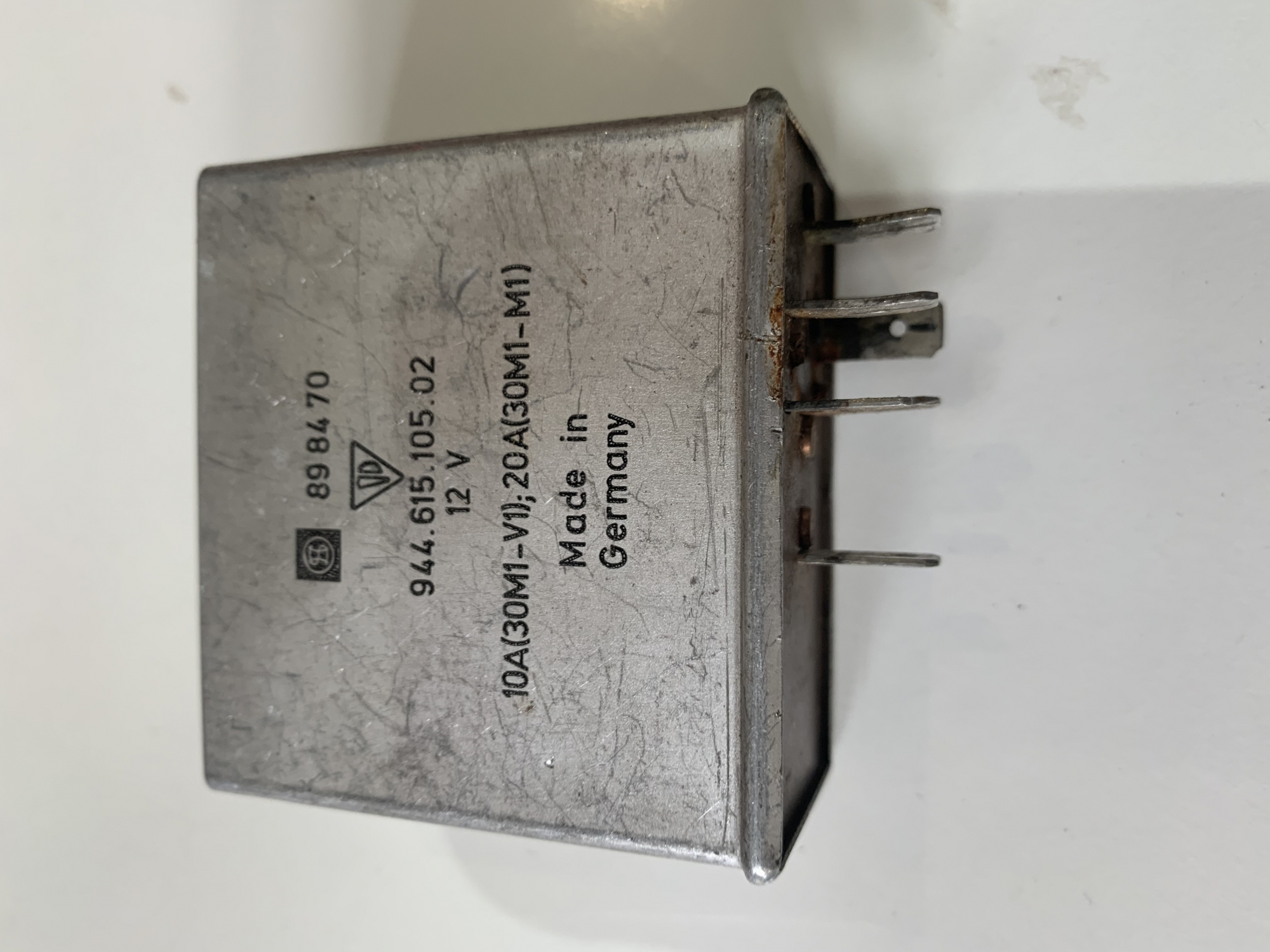 PORSCHE 944 COOLING FAN RELAY 944 615 105 02 944.615.105.02