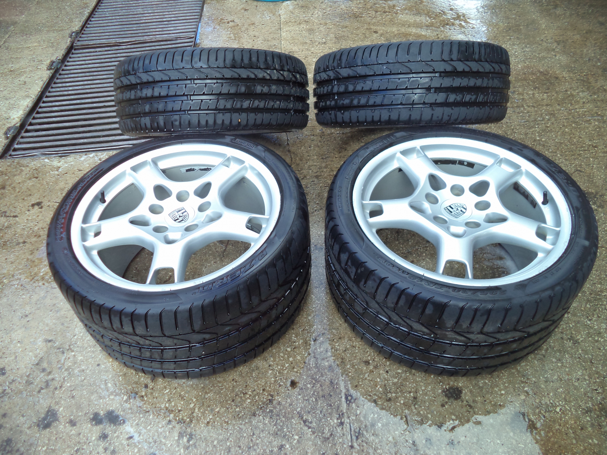 GENUINE PORSCHE 997 C2S LOBSTER CLAW 19 INCH ALLOY WHEELS 8J &11J LX56EFN