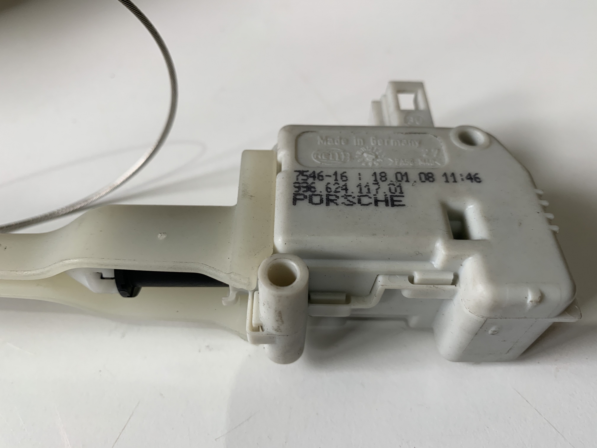 PORSCHE BOXSTER REAR TRUNK RELEASE LATCH LOCK ACTUATOR 99662411701 996