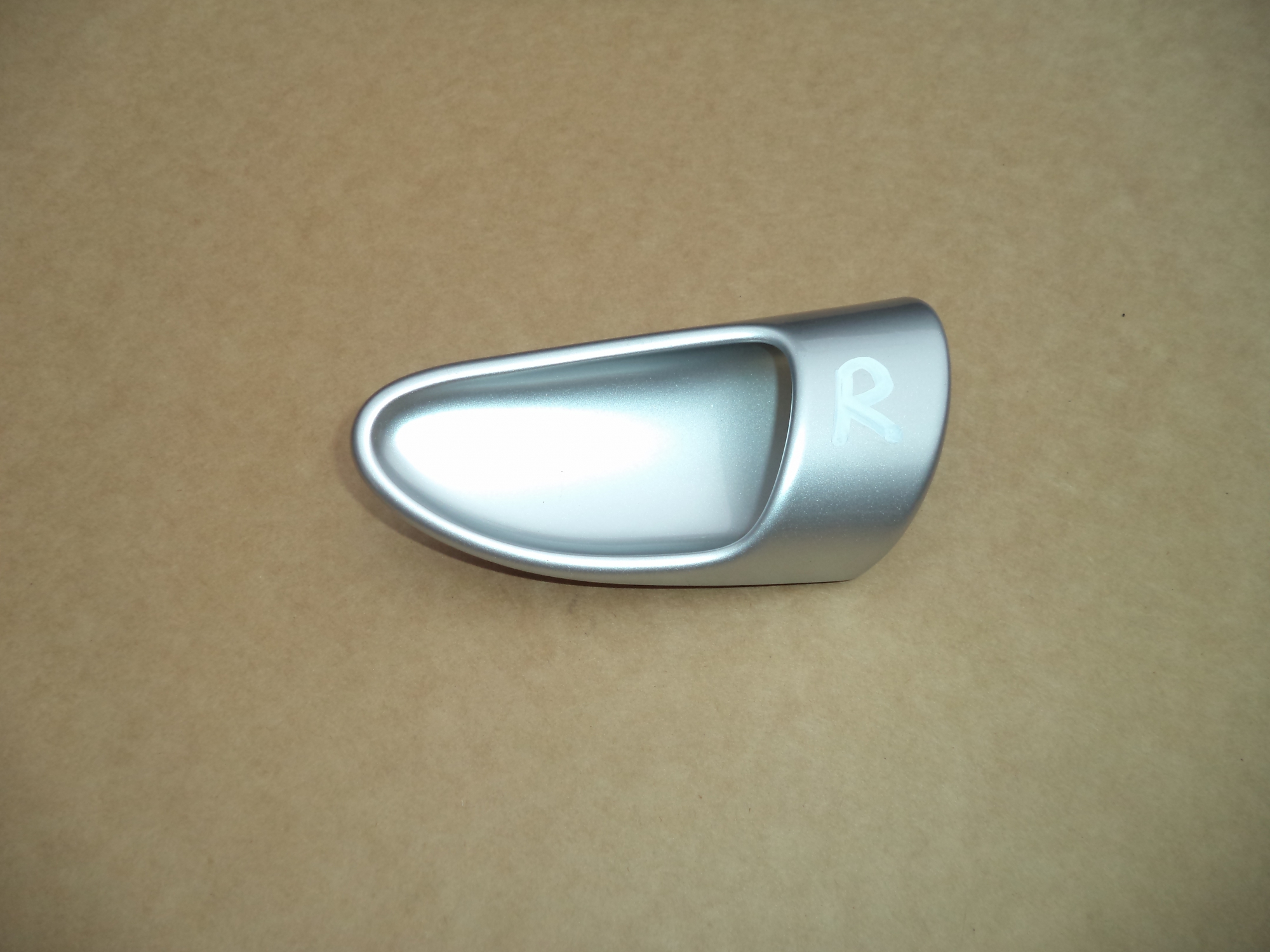 PORSCHE 997 INTERIOR DOOR HANDLE.99755546200.997 RIGHT SIDE DOOR HANDLE