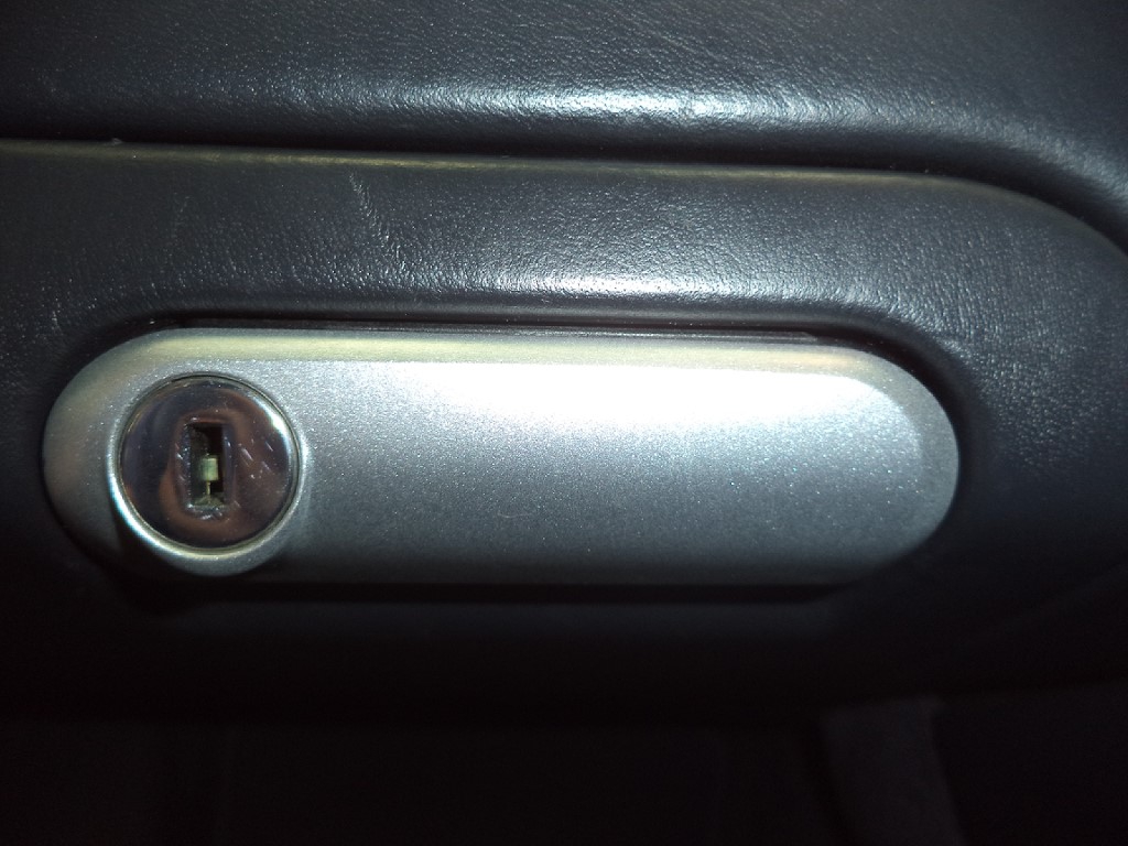 PORSCHE BOXSTER 986 GLOVE BOX IN BLUE 996.552.080.00 RK04 FBA 996.552