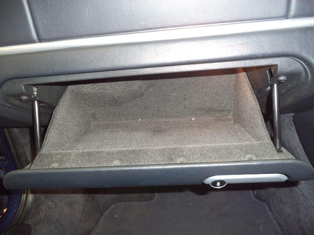 PORSCHE BOXSTER 986 GLOVE BOX IN BLUE 996.552.080.00 RK04 FBA 996.552