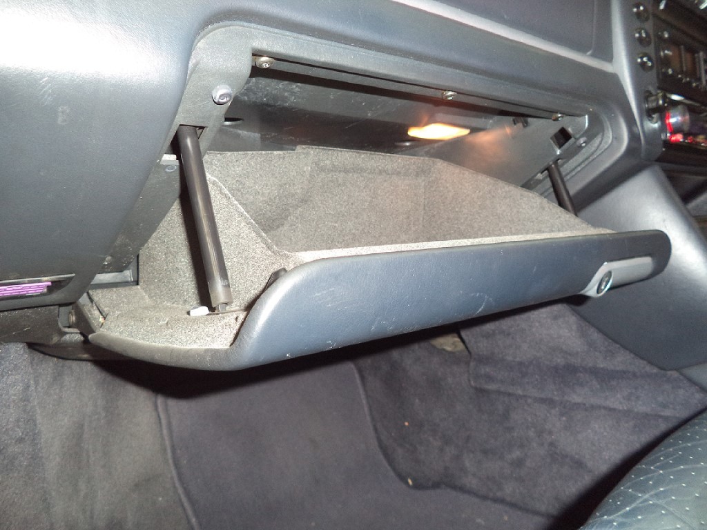 PORSCHE BOXSTER 986 GLOVE BOX IN BLUE 996.552.080.00 RK04 FBA 996.552