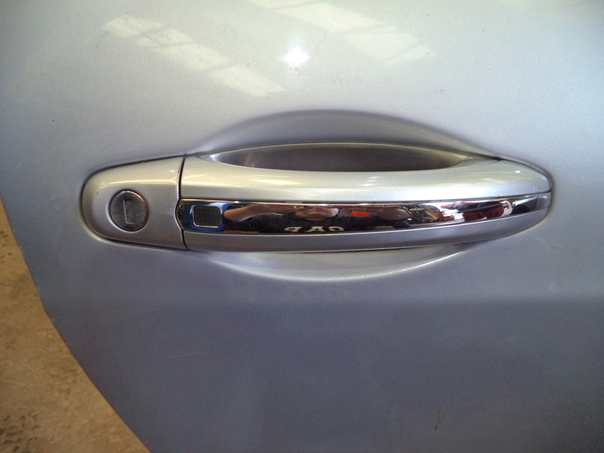 BENTLEY CONTINENTAL GT O/S DOOR HANDLE & GUARD V10JTG