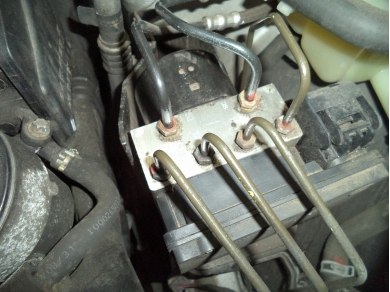 Mercedes-Benz MERCEDES BENZ ML320 W164 CDI 4-MATIC ABS PUMP & MODULATOR . A2514310512 WLML