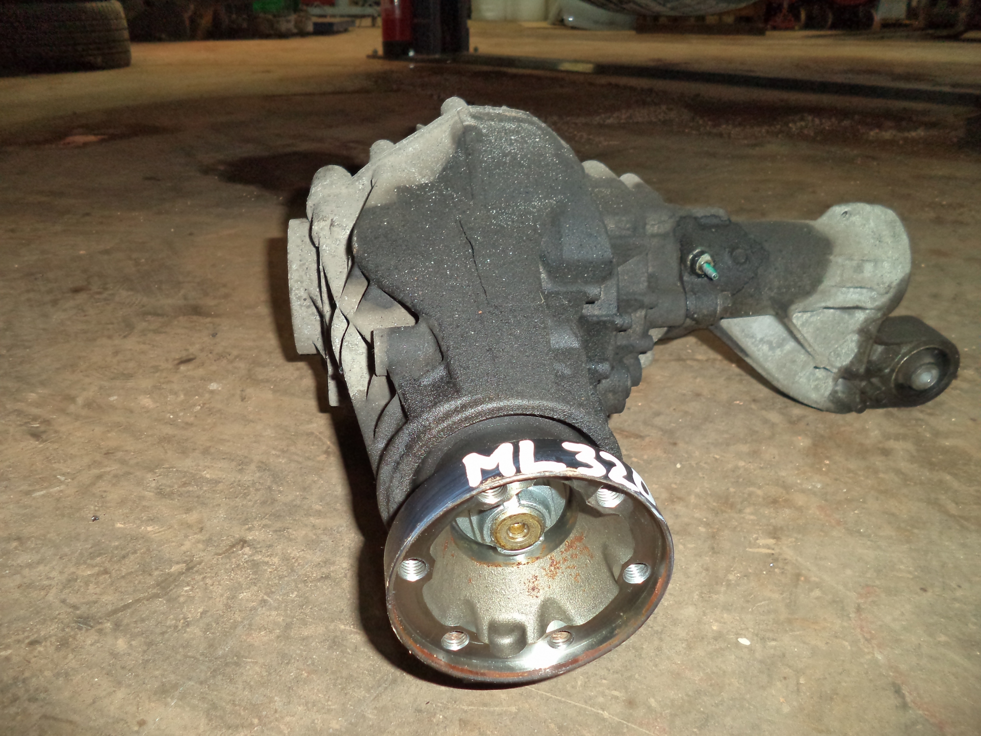 MERCEDES BENZ ML W164 FRONT DIFFERENTIAL . ML320 CDI W164 FRONT DIFF WLML