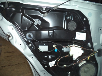 Mercedes-Benz MERCEDES BENZ ML W164 N/S REAR WINDOW MECHANISM WLML