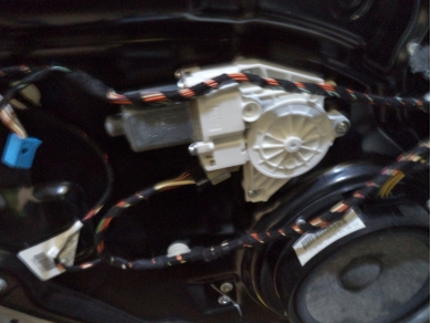 Mercedes-Benz MERCEDES BENZ ML W164 N/S REAR WINDOW MOTOR WLML