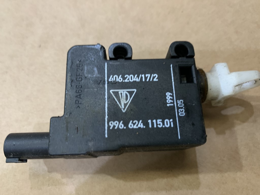 PORSCHE BOXSTER FUEL LID DOOR COVER ACTUATOR MOTOR 996.624.115.01 ...