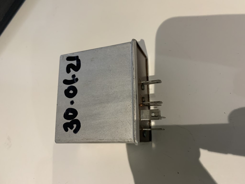 PORSCHE 944 RELAY 944 COOLING FAN RELAY 944.615.105.02 JJ