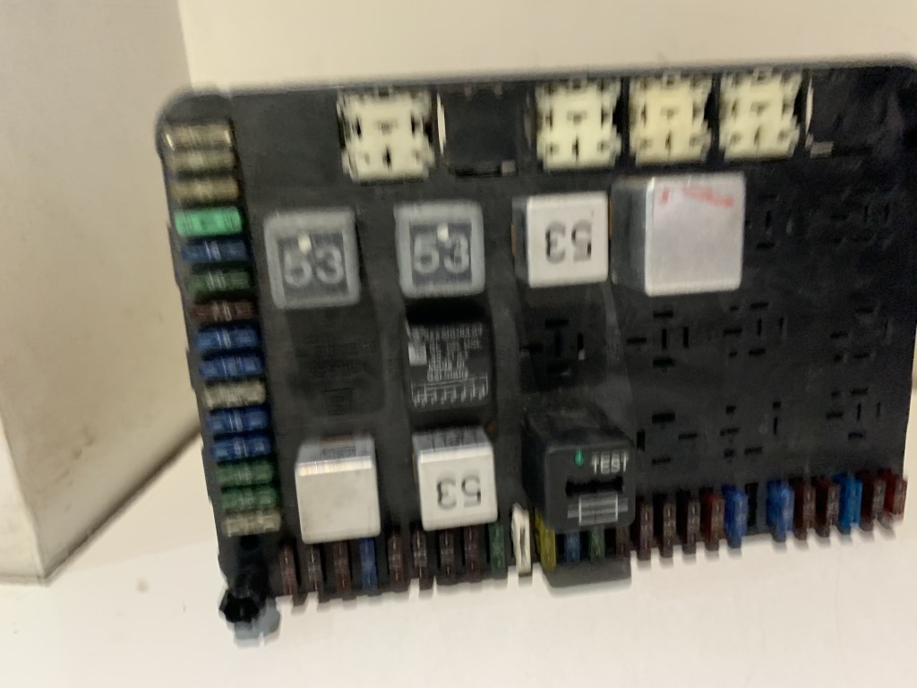 PORSCHE 944 FUSE BOARD 944.610.110.00 944 FUSE AND RELAY BOX JJ