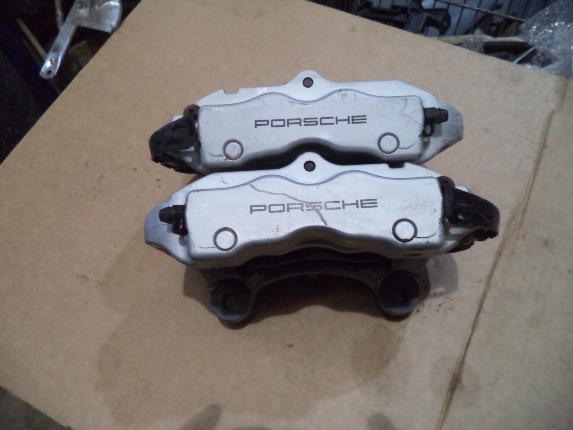 PORSCHE CAYENNE 4.8 V8 REAR BRAKE CALIPERS. CAYENNE 957 REAR CALIPERS