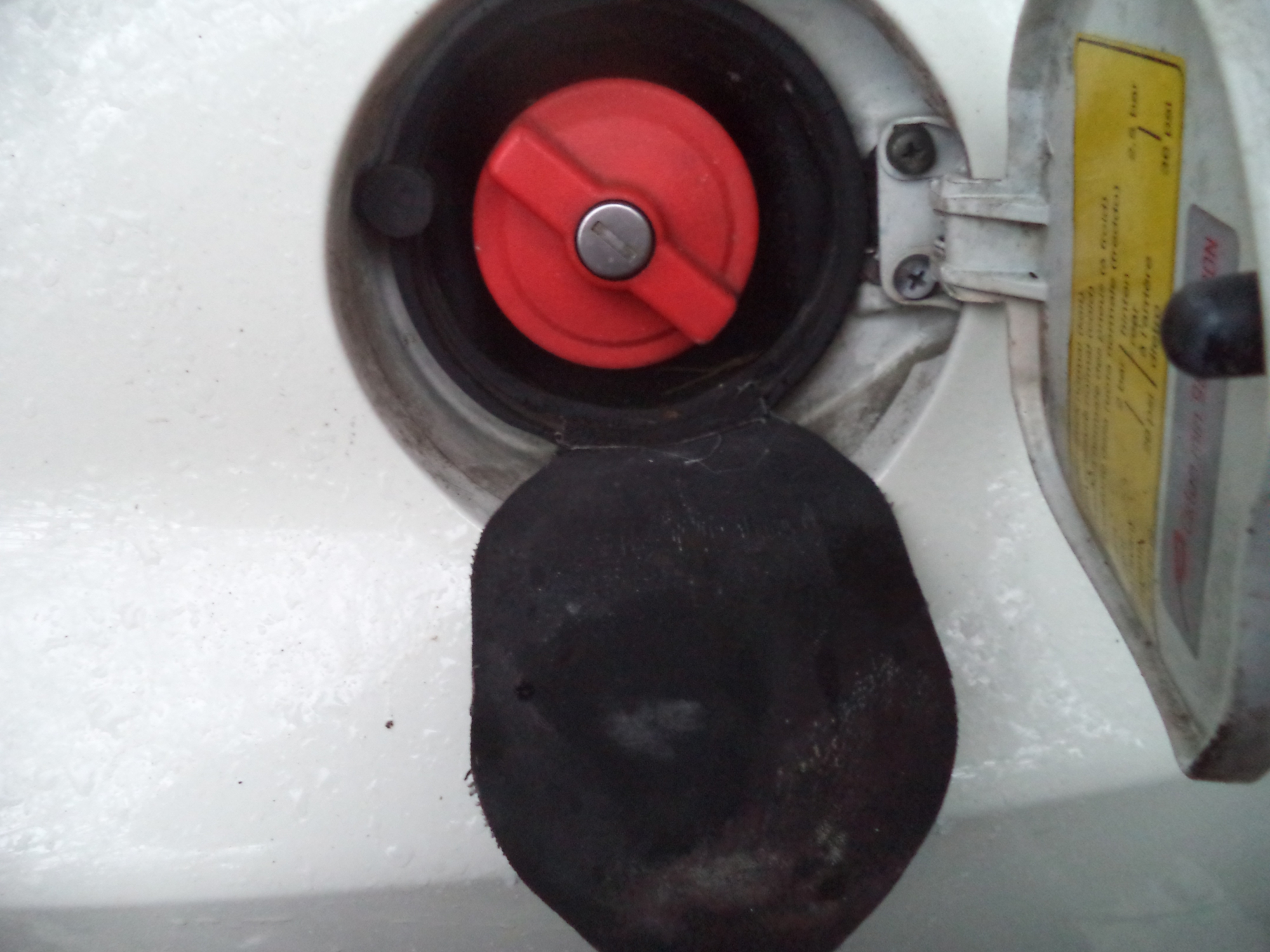 PORSCHE 928 FUEL FILLER DRIP PROTECTION FLAP. 944 FUEL DRIP COVER FIW944