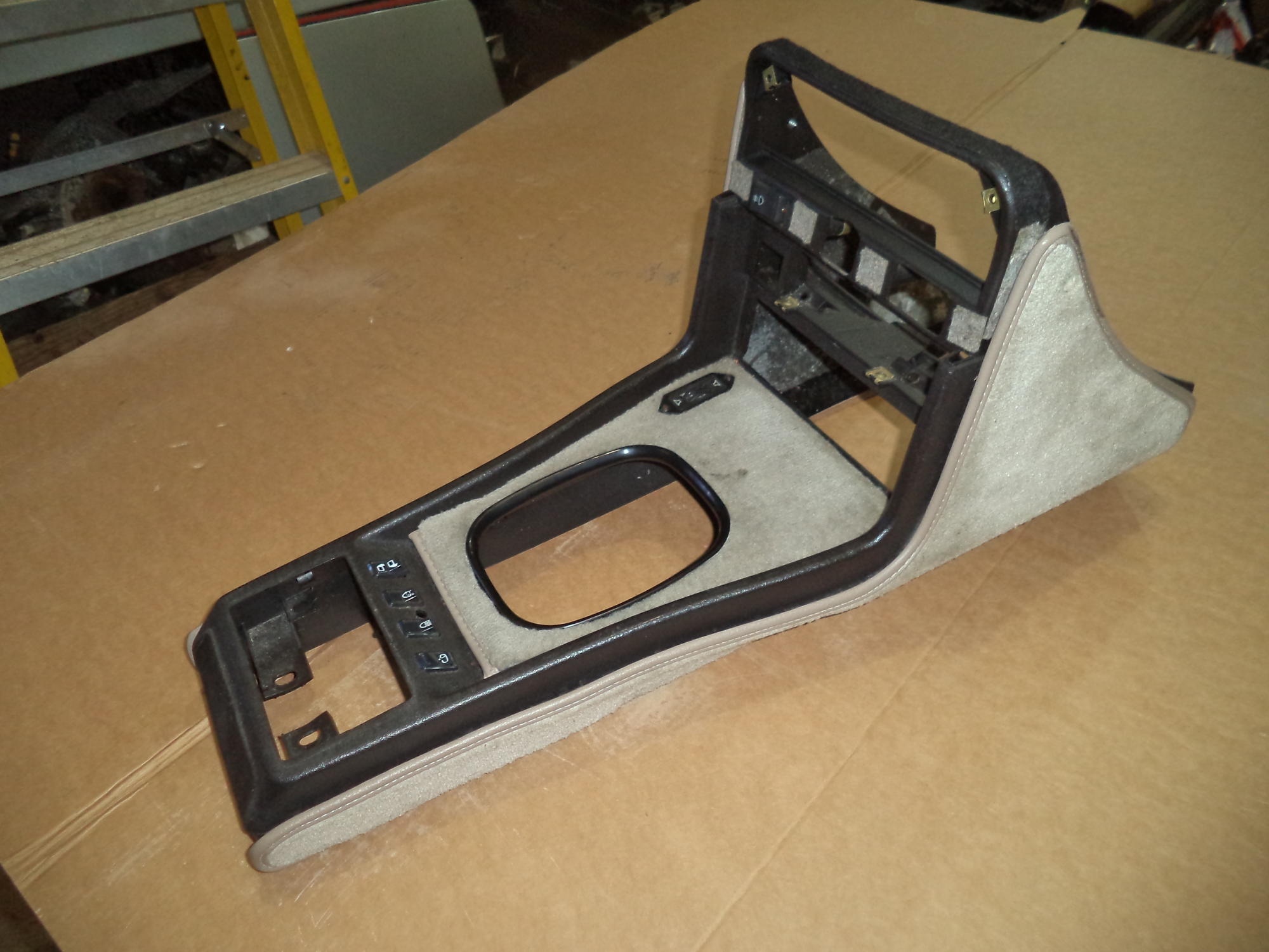 PORSCHE 944 2.5 CENTER CONSOLE . PORSCHE 944 DASH CONSOLE FIW944