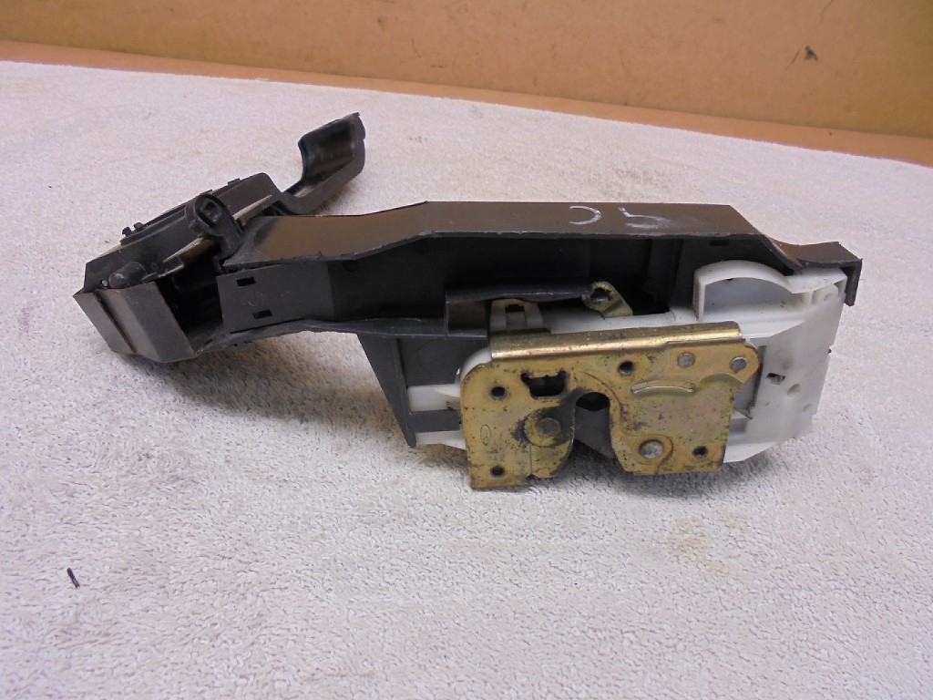 Ford Focus Mk1 RS Right Side Door Lock Mechanism Focus RS O/S Lock Mech
