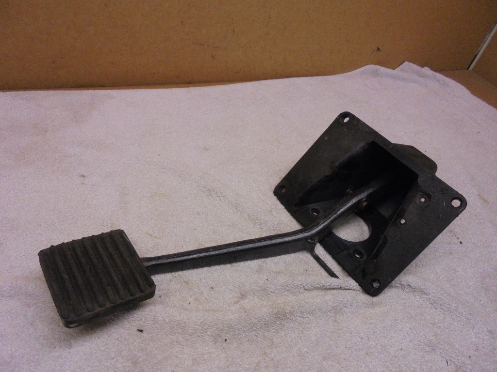 Jaguar XJS Clutch Pedal / Rubber and Box XJS Clutch Pedal XJS Clutch