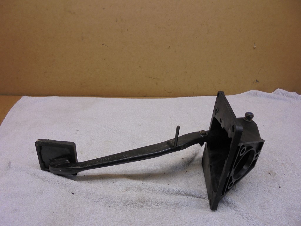 Jaguar XJS Clutch Pedal / Rubber and Box XJS Clutch Pedal XJS Clutch