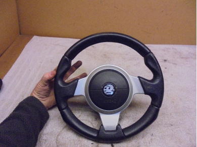 Vauxhall VX220 / Opel Speedster 2.2L MOMO Steering Wheel and Air8ag SF14 Sub Stn