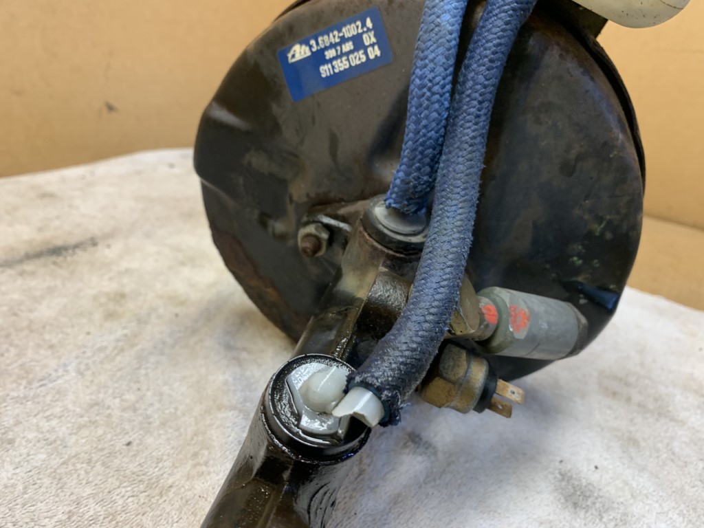 PORSCHE 911 BRAKE MASTER CYLINDER 91135502504 JJ