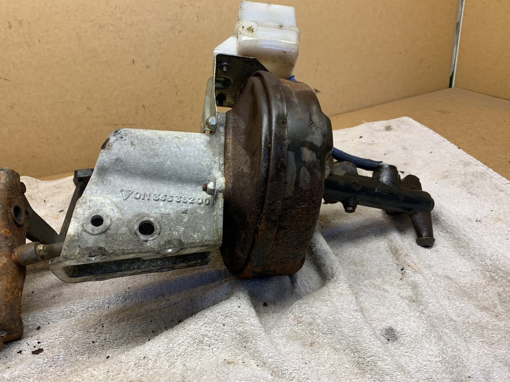 PORSCHE 911 BRAKE MASTER CYLINDER 91135502504 JJ