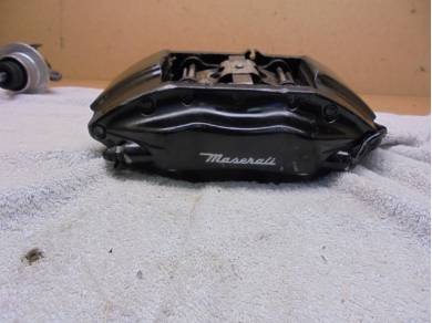 Maserati 3200 GT Right Side Front Brake Caliper 3200GT O/S/F Brake Caliper in Black