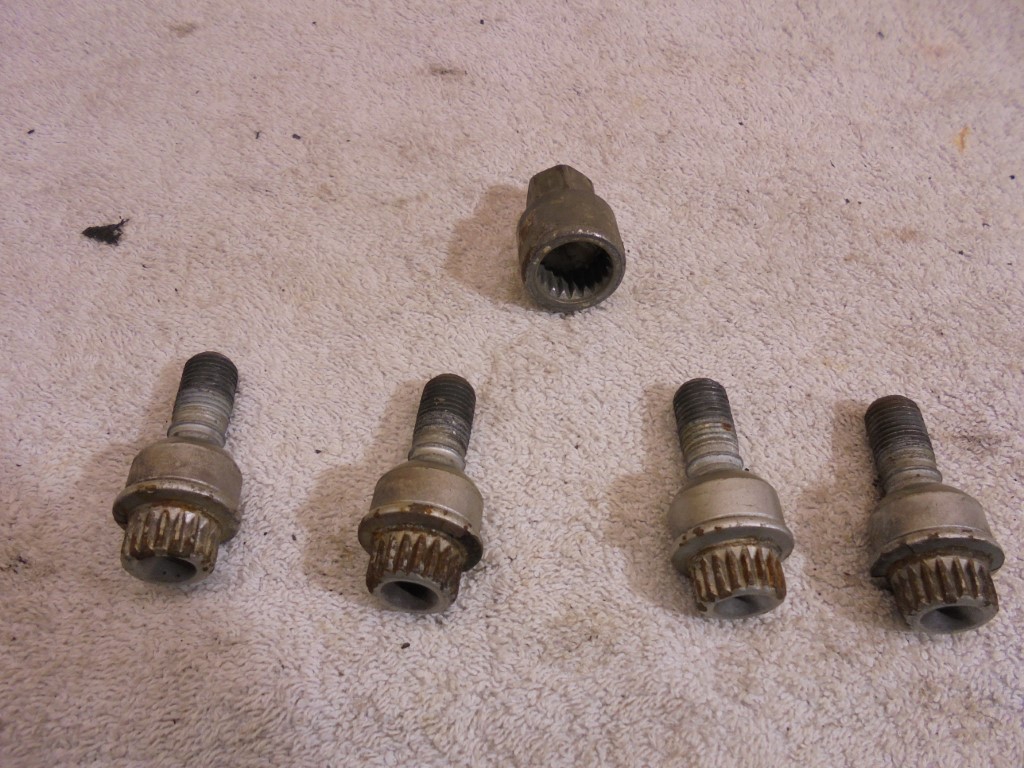 Porsche 986 Boxster Set of 4 Locking Wheel Nuts / Bolts and 1 Key