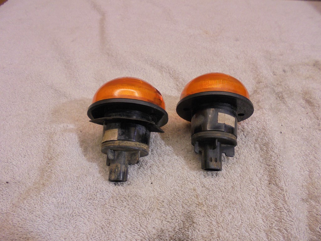 Land Rover Defender Rear Indicator Light AMR6515 2016 Defender Rear