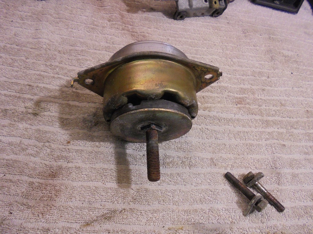 Porsche 964 3.6L Coupe Right Rear Engine Mount 96437504900 964 Coupe O ...