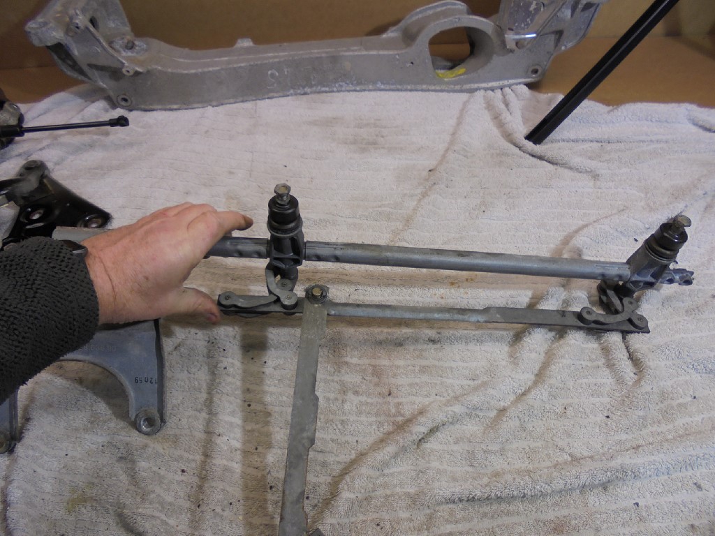Porsche 964 3.6L RHD Cabriolet Front Wiper Linkage 96462803600 G670WEW ...