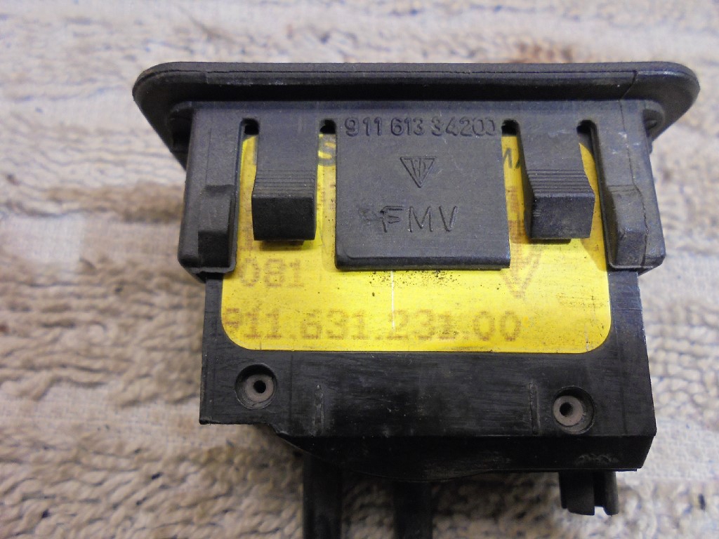 Porsche 964 3.6L RHD Cabriolet Vacuum Headlight Adjustment Switch