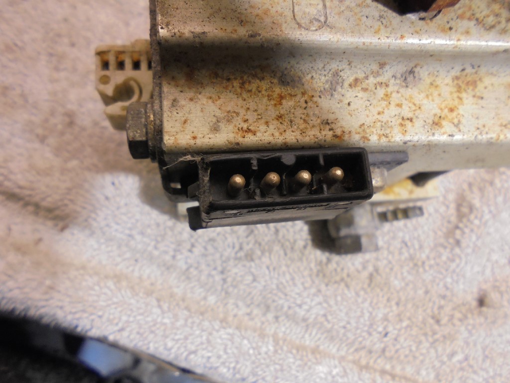 Porsche 964 C4 Diff Lock Control Valve 96431501350 FOR PARTS 964 C4 Diff Lock Valve 96431501350