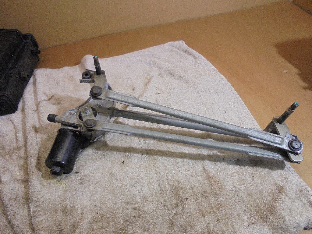 HSV Holden Commodore Front Wiper Motor and Linkage ZD1632A HSV Holden