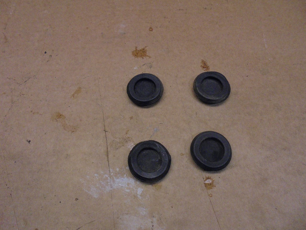 Porsche 986 Boxster Pair of Blanking Grommets For Rear Shock Absorber