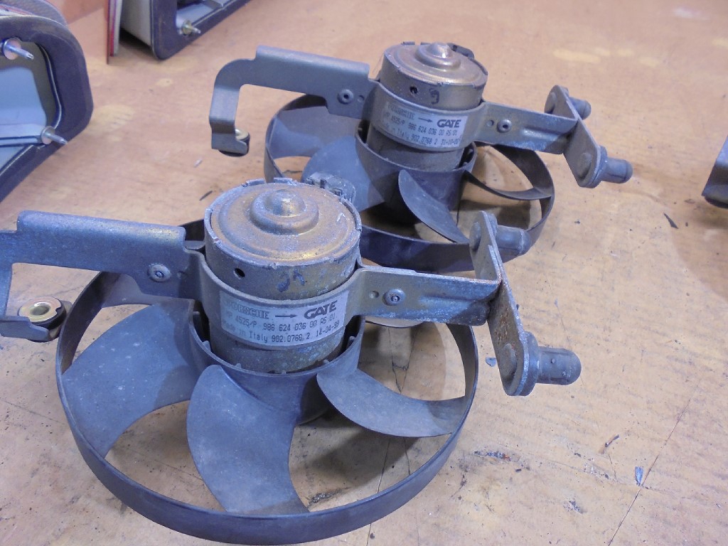 Porsche 986 Boxster Engine Bay Cooling Fan 98662403600 / 01 986 Engine