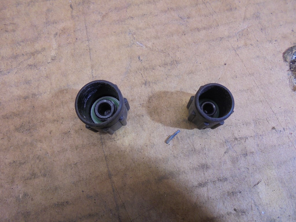 Porsche 986 / 996 AC Filling Valve Covers 986/996 Pr AC Filling Valve