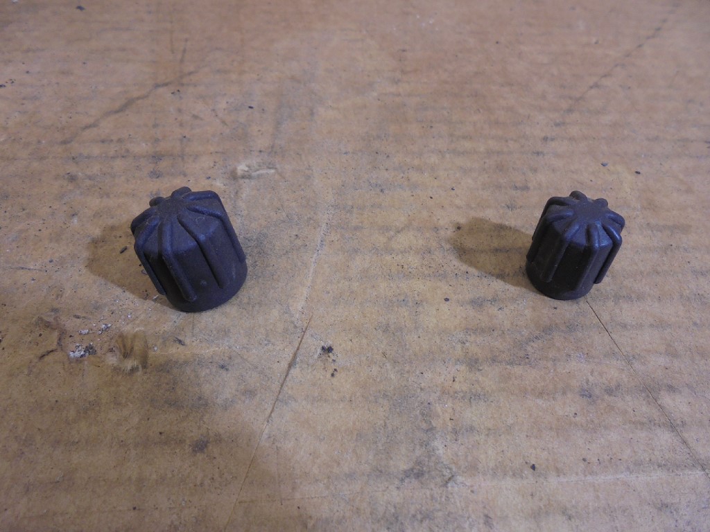 Porsche 986 / 996 AC Filling Valve Covers 986/996 AC Schrader Valve